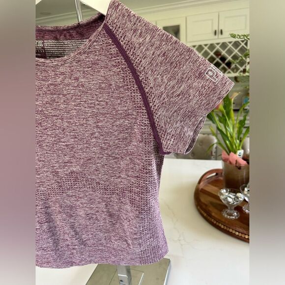 Pink Activewear 3 Tops Seamless Collection size Medium EUC - Picture 8 of 16